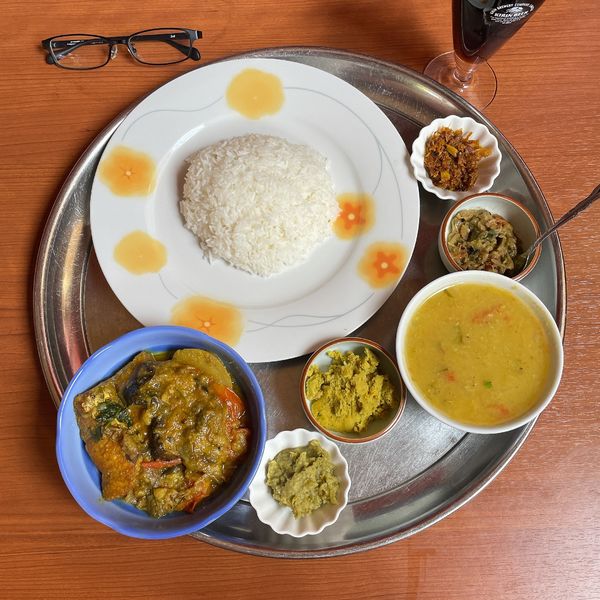 「スペシャルボルタセット, フィッシュカレー」@サビハ ハラル レストランの写真