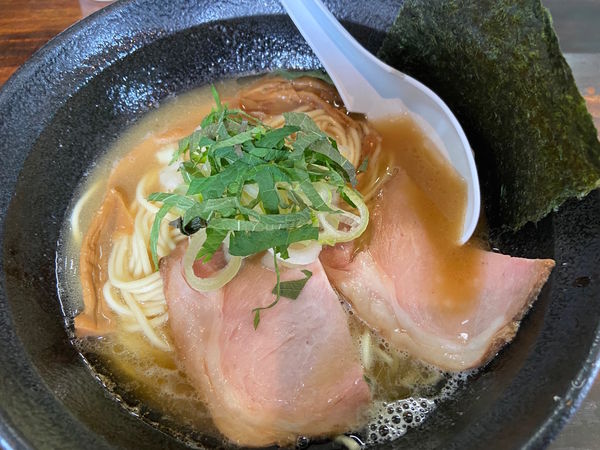 「鶏濃麺・醤油＋和え玉：800＋250円」@濃麺 海月の写真