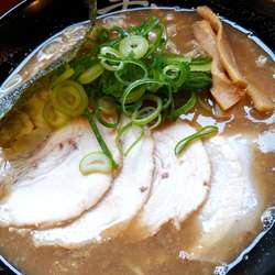 とんこつらーめん