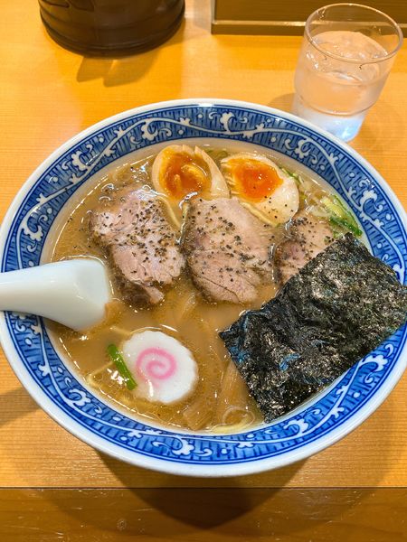 「特製中華そば」@中華そば 青葉 川崎アゼリア店の写真