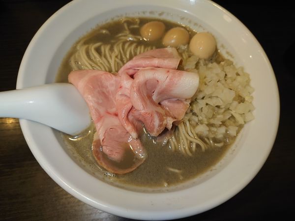 「煮干しそばclassic」@灰汁中華 丿貫 福富町本店の写真