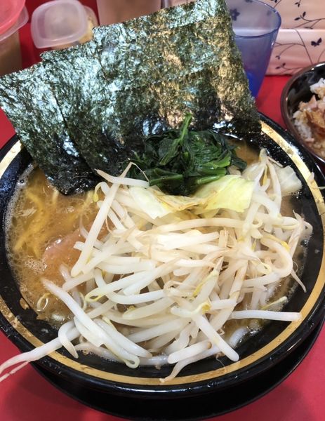 「ラーメン　もやキャベ」@家系ラーメン とらきち家の写真