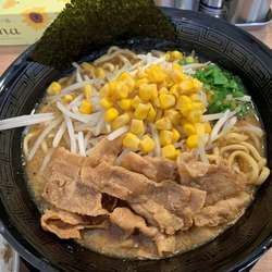 肉盛りみそらーめん＋サービスライス