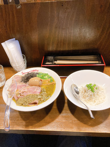 「牡蠣塩ラーメン＋肉盛り＋味玉＋釜揚げしらす丼」@Soupmenの写真