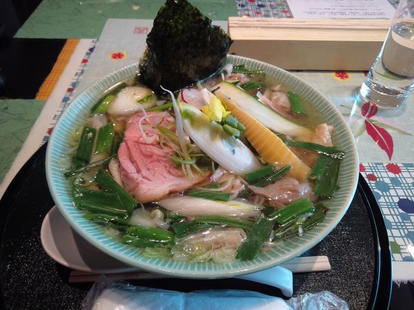 「牛すじラーメン（塩）１２００円」@麺師 井じまの写真