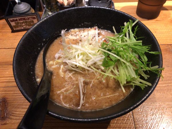 「豚骨魚介らぁめん」@RAMEN TOMIRAIの写真
