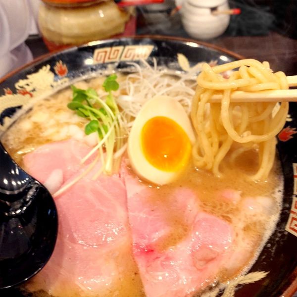「魚豚骨ラーメン+半チャーハン」@魚と豚と黒三兵 御徒町店の写真
