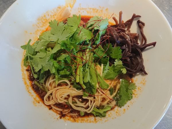 「トムヤムクンソバ ＋ 木クラゲ＋パクチー」@BASSANOVAの写真