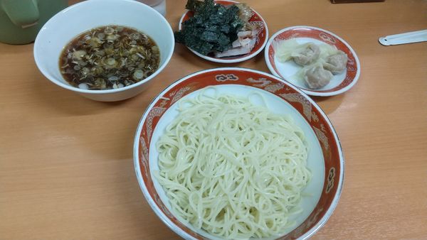 「ワンタンつけソバ1070円」@支那ソバ かづ屋の写真