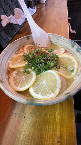 「【限定】天草大王の鶏白湯塩レモンラーメン」@らーめん つけめん 和み屋の写真