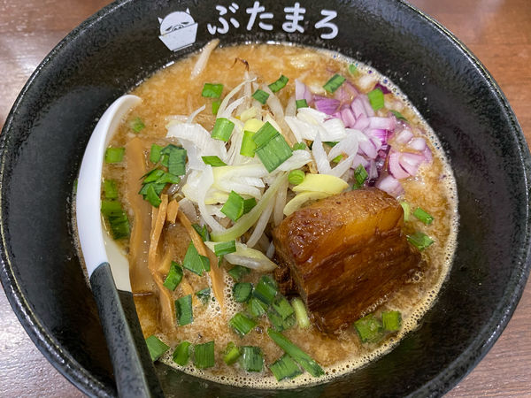 「味噌らーめん」@らーめんぶたまろの写真