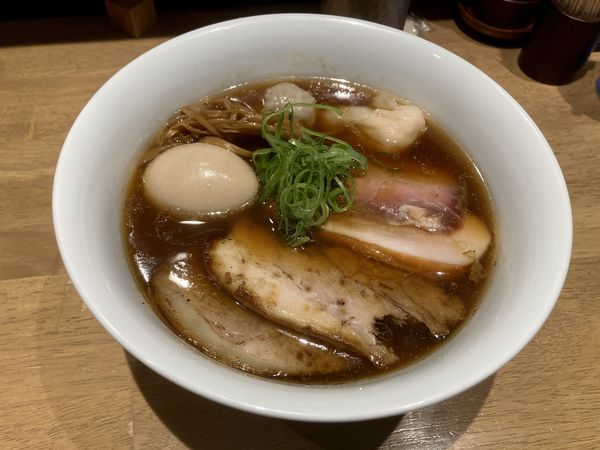 「特製醤油らぁ麺」@らぁ麺や 嶋の写真