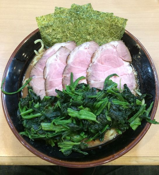 「チャーシューメン ほうれん草増し」@横浜家系らーめん 武道家 賢斗の写真