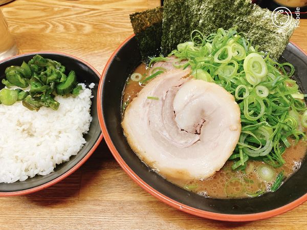 「ラーメン＋九条ネギ＋（限定）豚バラ」@麺家 紫極の写真