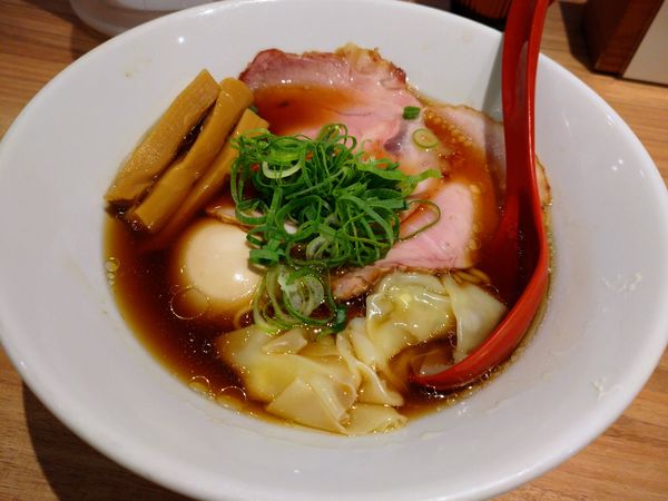 「特製淡麗醤油ラーメン」@ソラノイロ NIPPONの写真