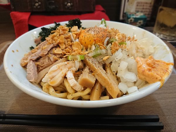 「特製まぜそば＋辛味」@つけめん さなだの写真