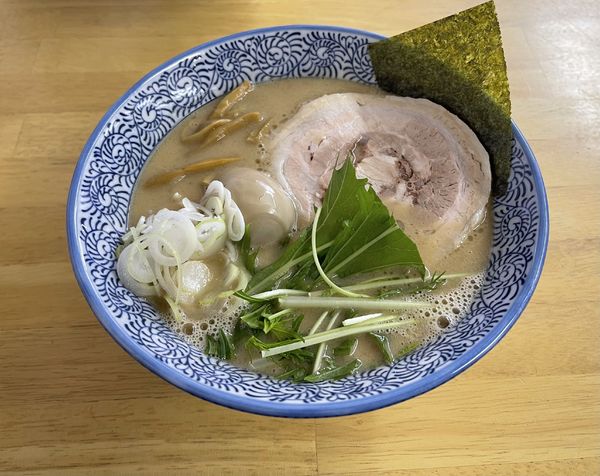 「鶏白湯ラーメン煮卵」@土浦ラーメンの写真