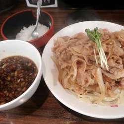 肉盛りつけ麺並・本日無料＋肉増し　320円