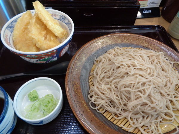 「もりそばとたけのこ天丼 990円、そば大盛無料」@十割そば会 福島西口本店の写真