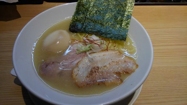 「とんしお味玉のせ」@麺屋 辰巳の写真