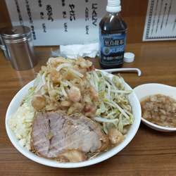 ラーメン　やさいちょいマシ　ニンニクアブラ