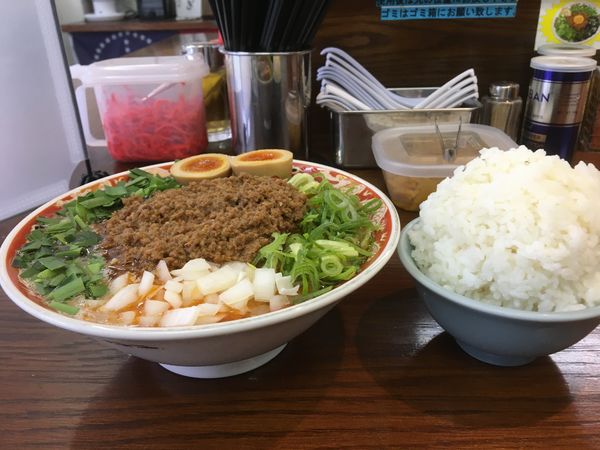 「濃厚ラーメン赤+大ライス」@ラーメンかなやの写真