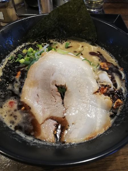 「平九郎ラーメン 黒」@平九郎R 越谷東大沢店の写真
