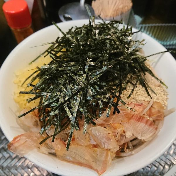 「ぶっかけそば」@なぜ蕎麦にラー油を入れるのか。 新橋店の写真