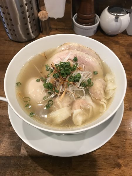 「塩拉麺 ¥950 & 海老ワンタン3ヶ ¥240」@創作麺工房 鳴龍の写真