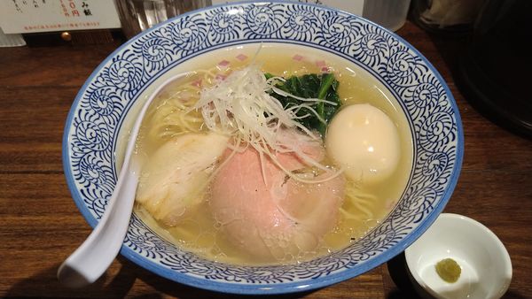 「味玉塩そば¥950-」@貝出汁中華そば 貝香屋の写真