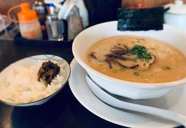 「らーめん（バリかた￥650）＋小ごはん（￥100）」@一心の写真