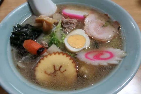 「五目ソバ　900円」@らーめん亭 朝日山の写真