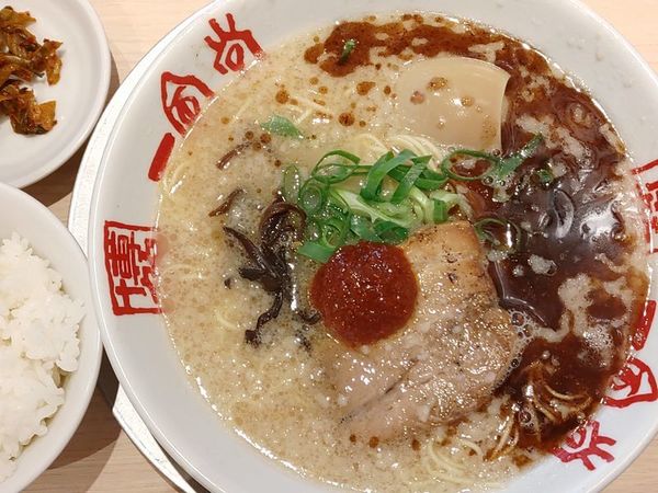 「玉子赤丸＋白ごはん」@博多一風堂 浅草橋本舗の写真