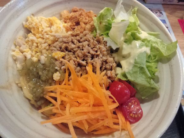 「ペイザンヌ・サラダ　モッシュそば　７００円」@(仮)麺食堂の写真