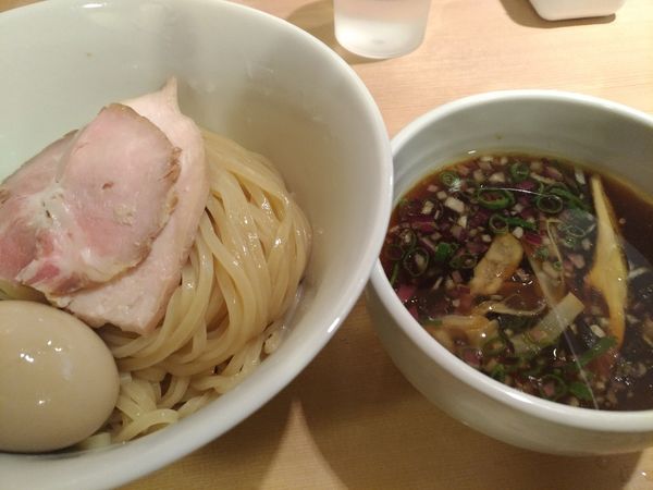 「つけ麺+味玉」@らぁ麺 はやし田 新宿本店の写真