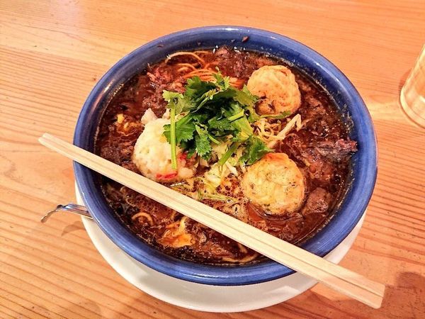 「黒い羊、など」@ひつじそば 人と羊の写真