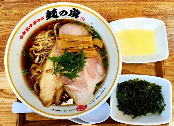 「しょうゆ中華そば(大盛)」@自家製中華そば 麺の虜の写真