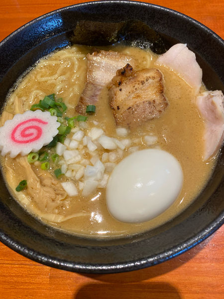 「特製濃厚中華そば」@中華そば 輝羅の写真