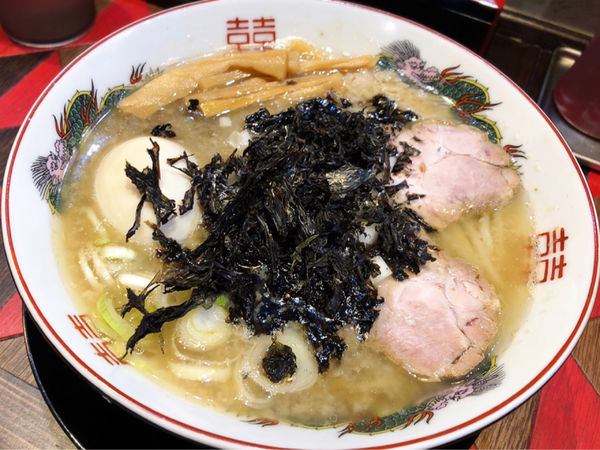 「背脂煮干しラーメン(味玉)」@オールドラーメンショップ 逆流の写真