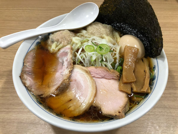 「特製ラーメン大盛1200円+100円」@覆めん 花木の写真