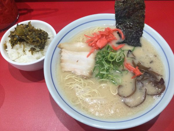 「本場博多ラーメン(¥650)」@本場博多ラーメン せまかっちゃん 神田店の写真