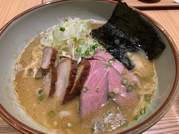 「鶏白湯煮干しラーメン」@しゃぶしゃぶひびき 川越駅東口店の写真