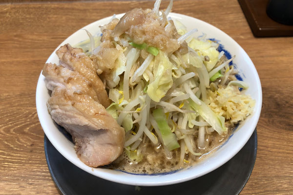 「ラーメン680円+2豚増し200円」@ジャンクガレッジ 川越小堤店の写真