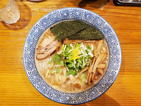 「濃厚中華そば」@道玄坂マンモスの写真