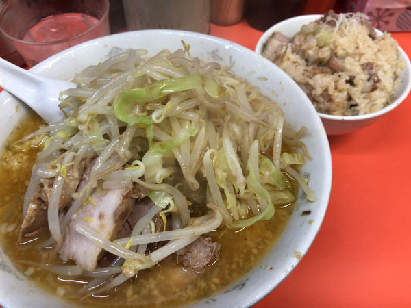 「豚入り味噌らーめん(全部)+豚めし 1300円」@らーめん いごっそうの写真