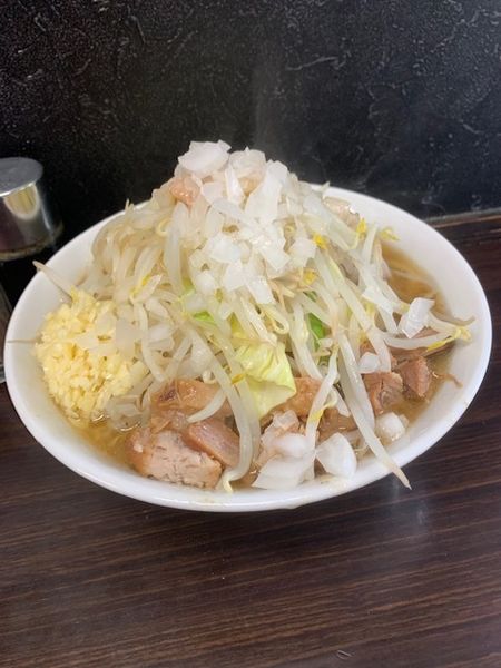 「らーめん 800円　ほぐし豚 100円」@らーめん虎丸の写真