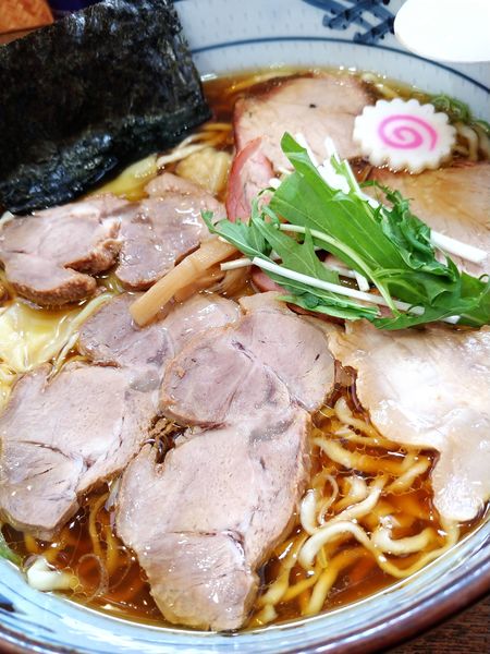 「手打ちチャーシューワンタン麺・醤油味」@手打ち中華そば 凌駕の写真