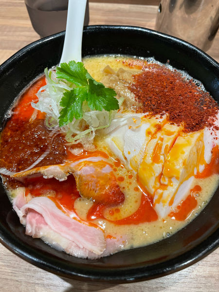 「旨辛鶏白湯そばチャーシュー」@鶏そば うえ原の写真