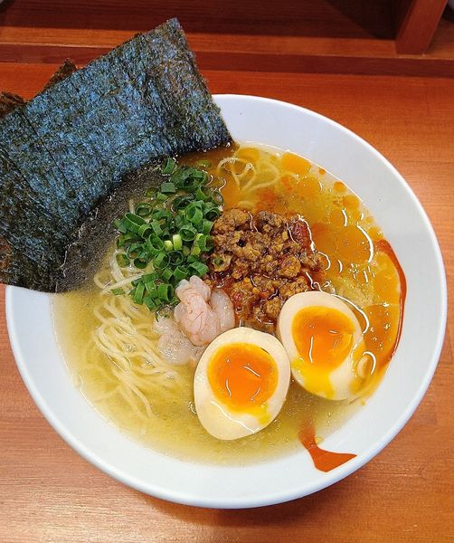 「(裏)冷やし台湾エビ風味750円＋味玉100円＋海苔100円」@らーめん・油そば 笑びすの写真