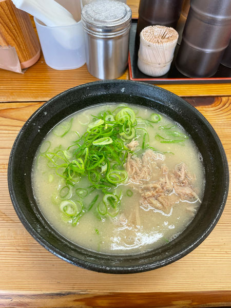 「ラーメン（５００円）」@五号線沿いの元祖長浜ラーメンの写真